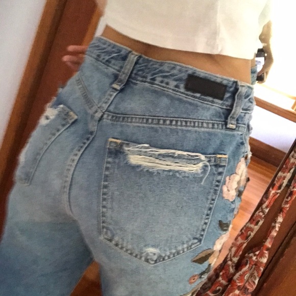 embroidered girlfriend jeans - Picture 5 of 7